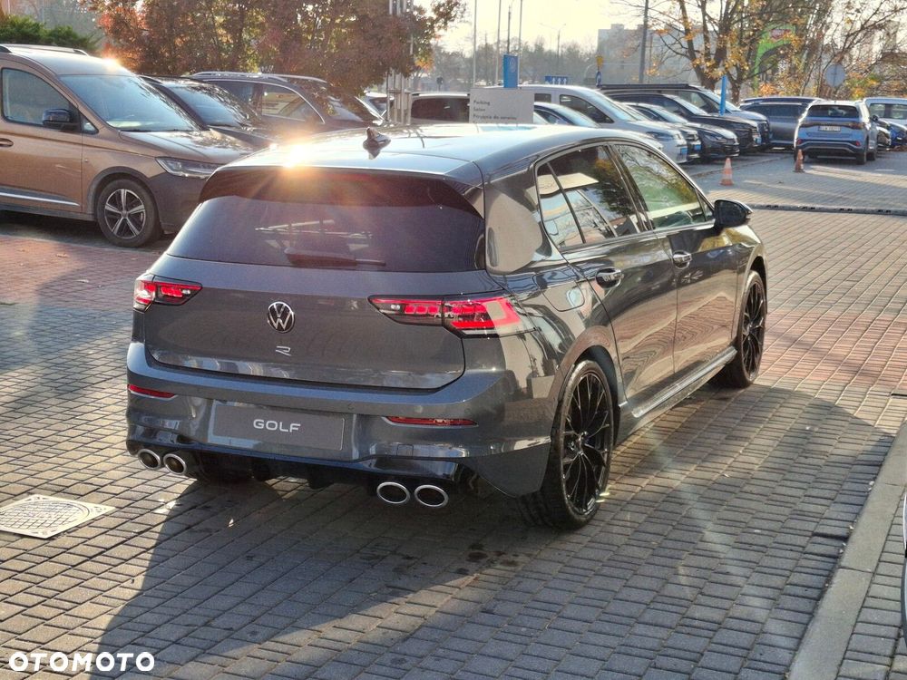 Volkswagen Golf - 8