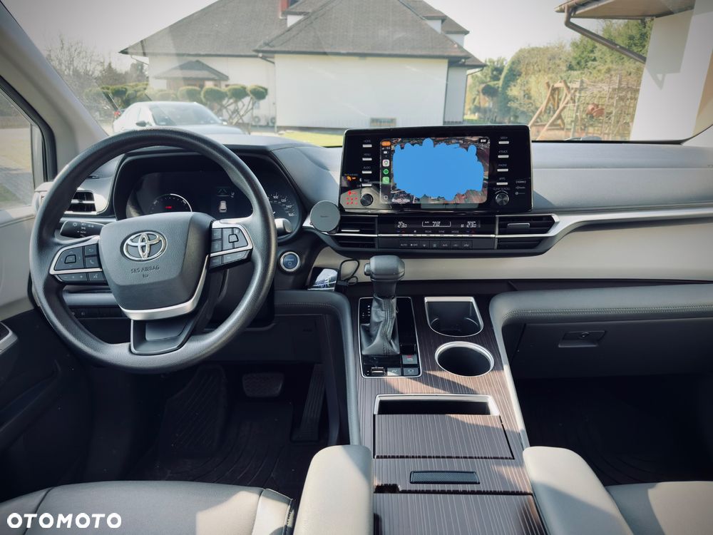 Toyota Sienna - 17