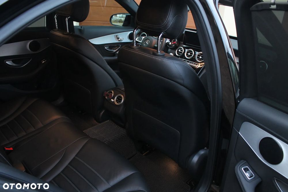 Mercedes-Benz Klasa C 200 4-Matic 9G-TRONIC - 24
