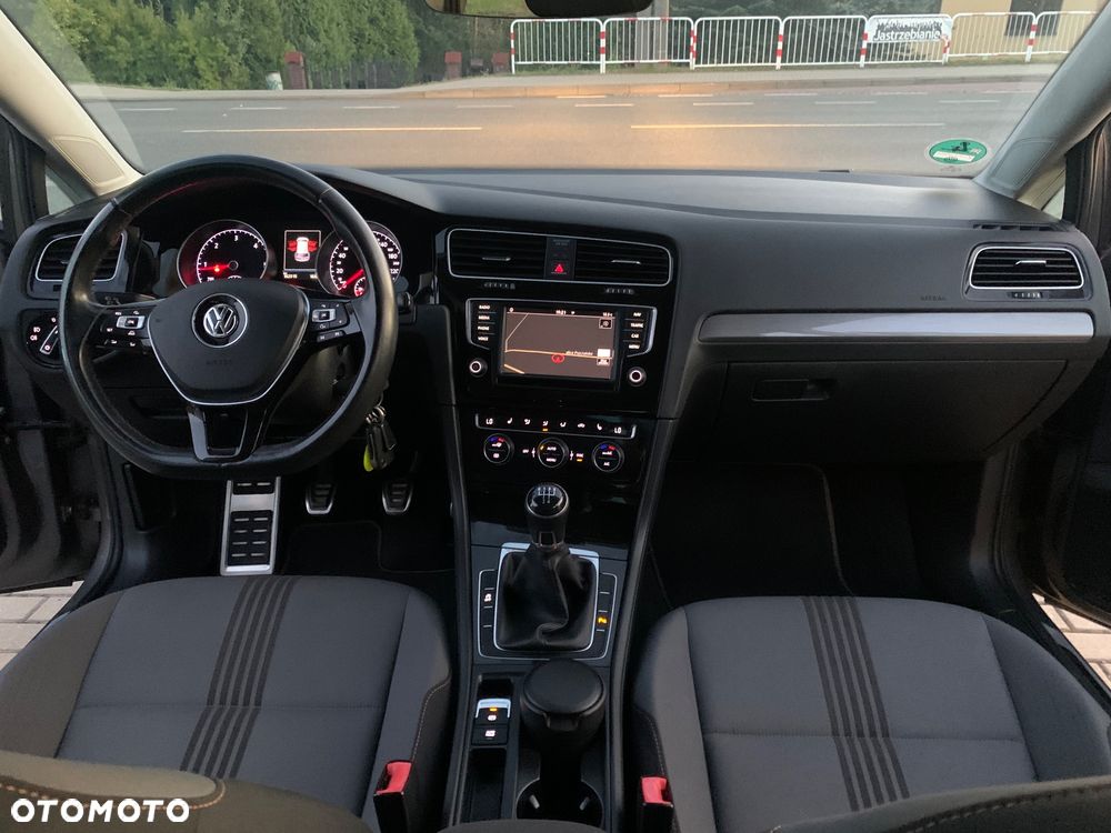 Volkswagen Golf 1.6 TDI BlueMotion Trendline - 8