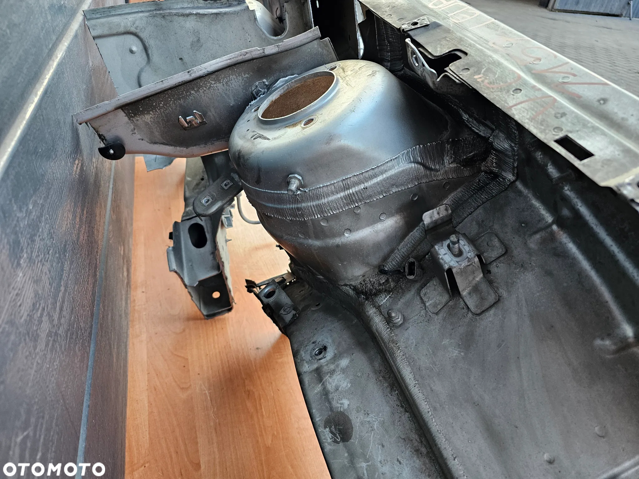 ĆWIARTKA PODŁUŻNICA KIELICH MOCOWANIE AMORTYZATORA LEWA PRAWA PRZEDNIA OPEL VECTRA C SIGNUM Z157 - 8