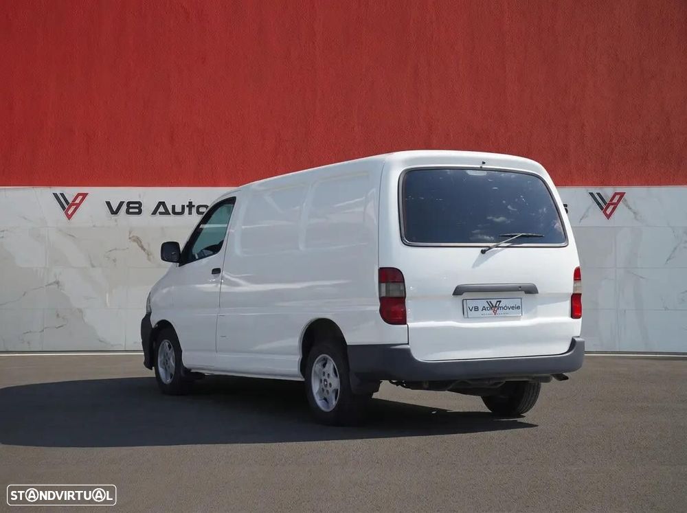 Toyota HiAce 2.5 D-4D Service 2.8T - 4