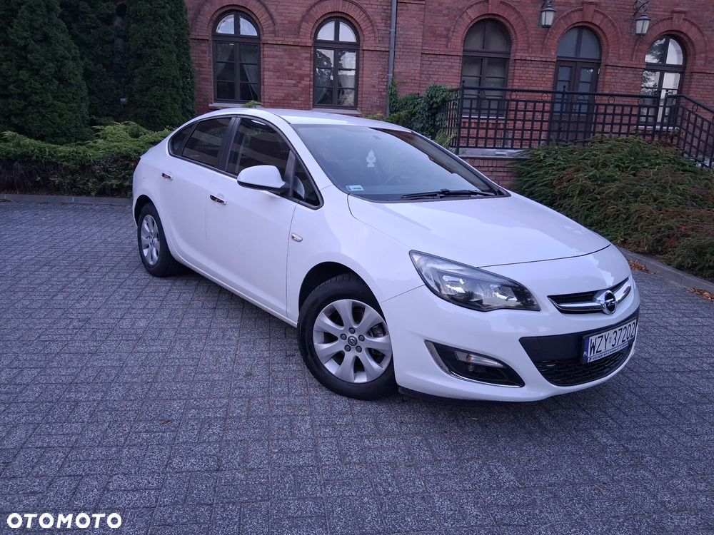 Opel Astra 1.6 Business EU6 - 12