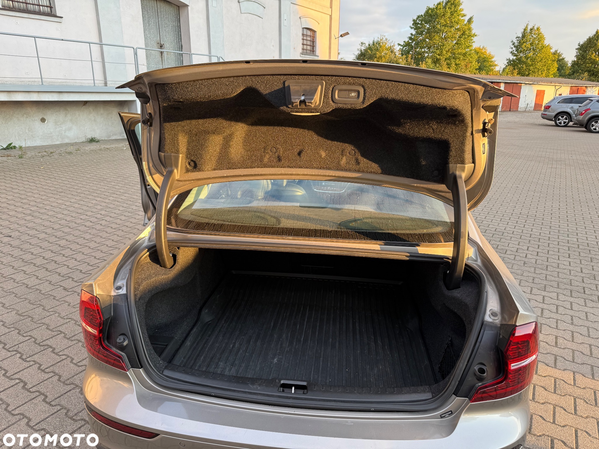 Volvo S60 T5 Momentum Pro - 14