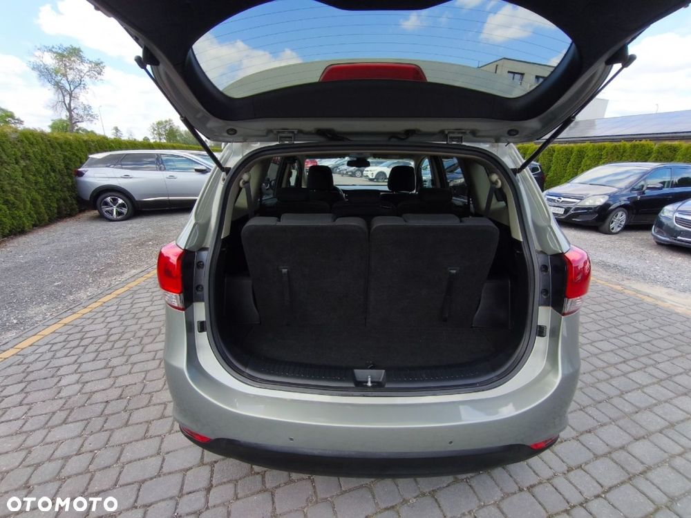 Kia Carens - 18