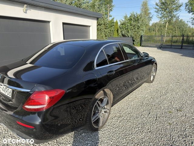 Mercedes-Benz Klasa E 220 d 4-Matic 9G-TRONIC - 20