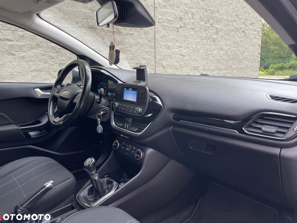 Ford Fiesta 1.1 Trend - 11