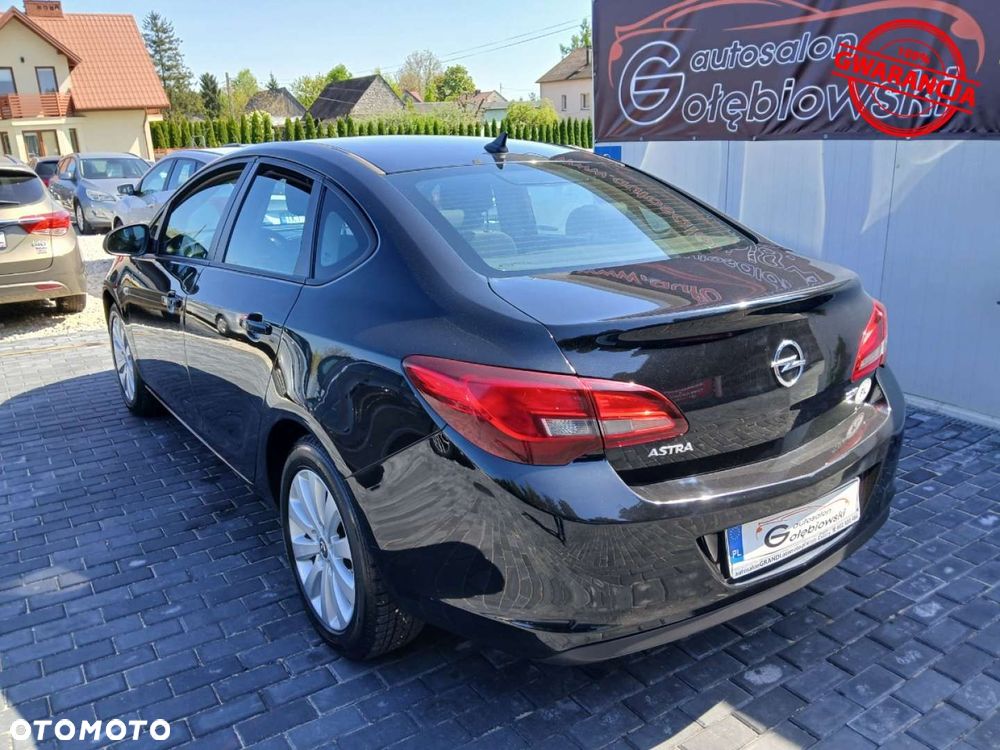 Opel Astra - 11