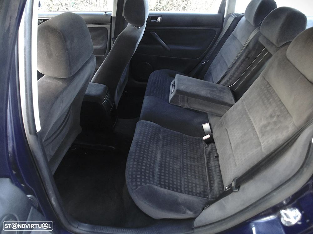 VW Passat Variant 1.9 TDi Confortline 6V - 37