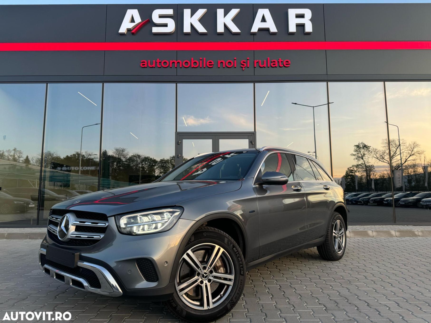 Mercedes-Benz GLC 300 e 4Matic 9G-TRONIC - 1