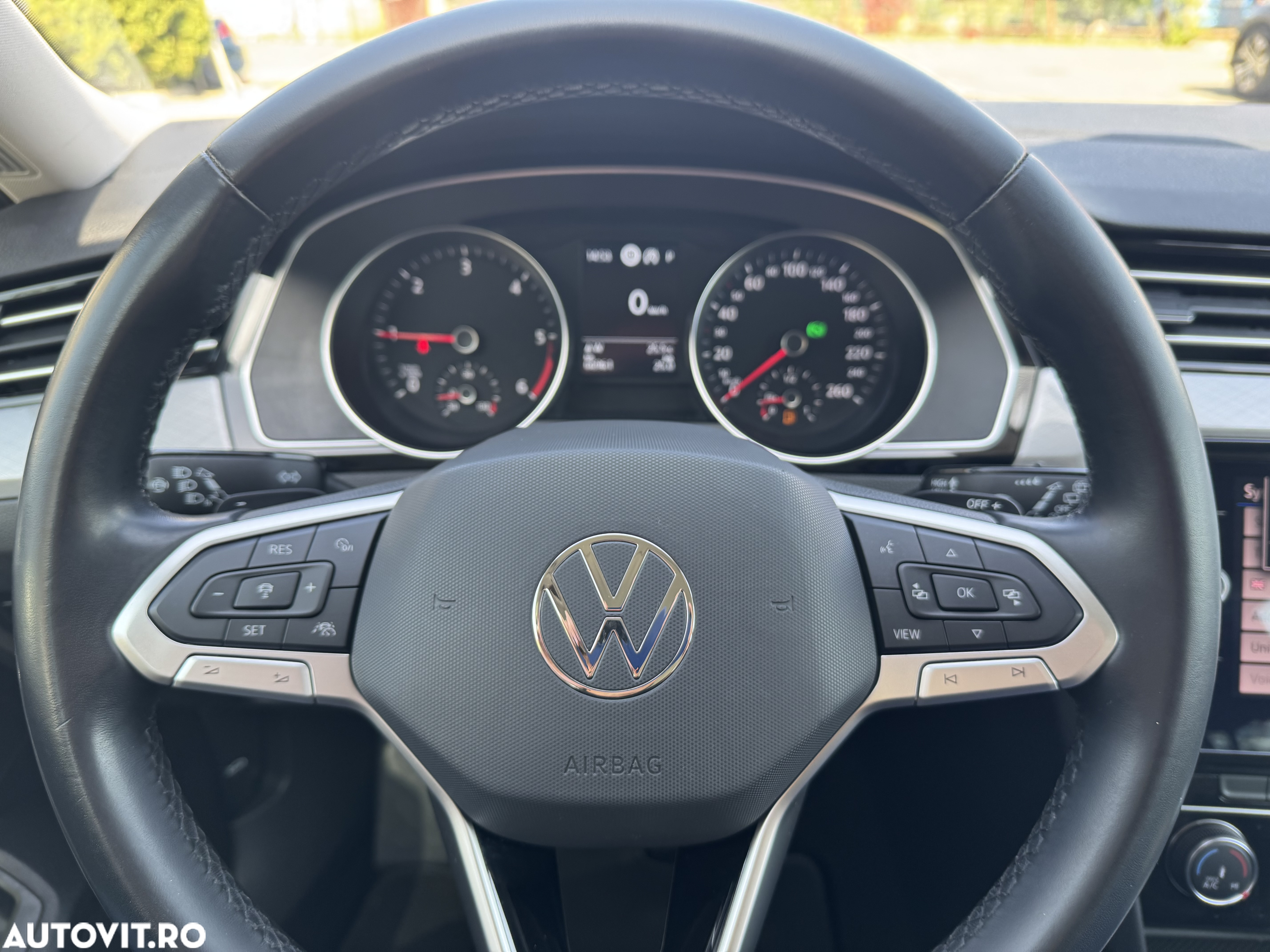 Volkswagen Passat Variant 2.0 TDI DSG Comfortline - 9