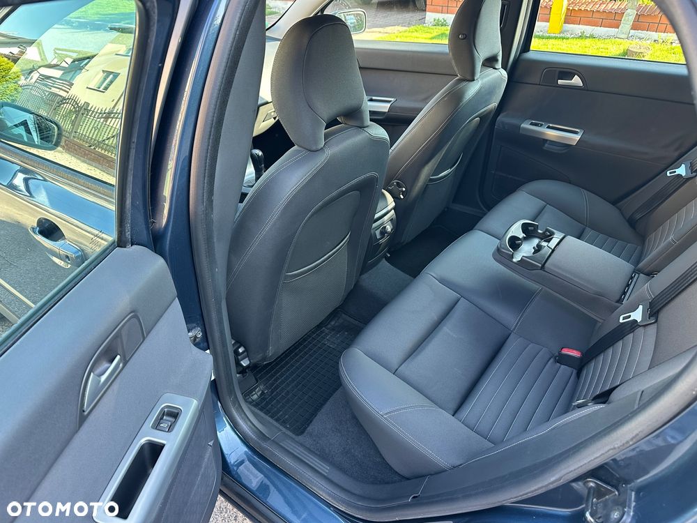 Volvo V50 2.4i Momentum - 17