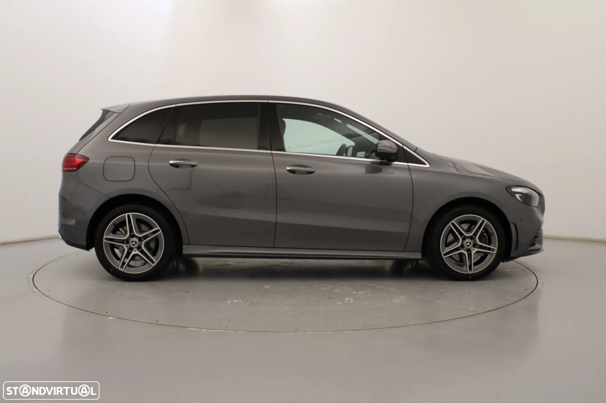 Mercedes-Benz B 250 e - 4