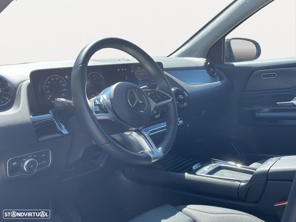 Mercedes-Benz GLA 180 - 9