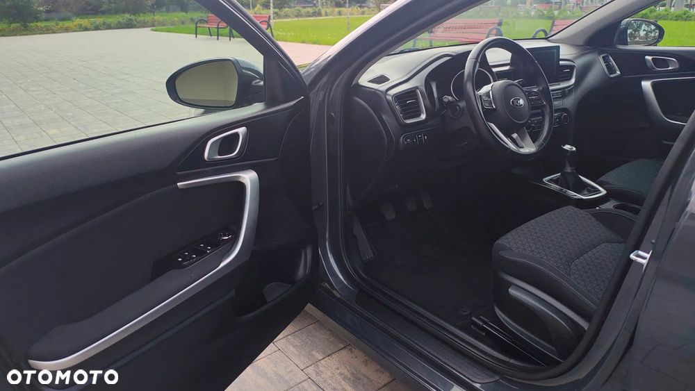 Kia Ceed 1.4 L - 13