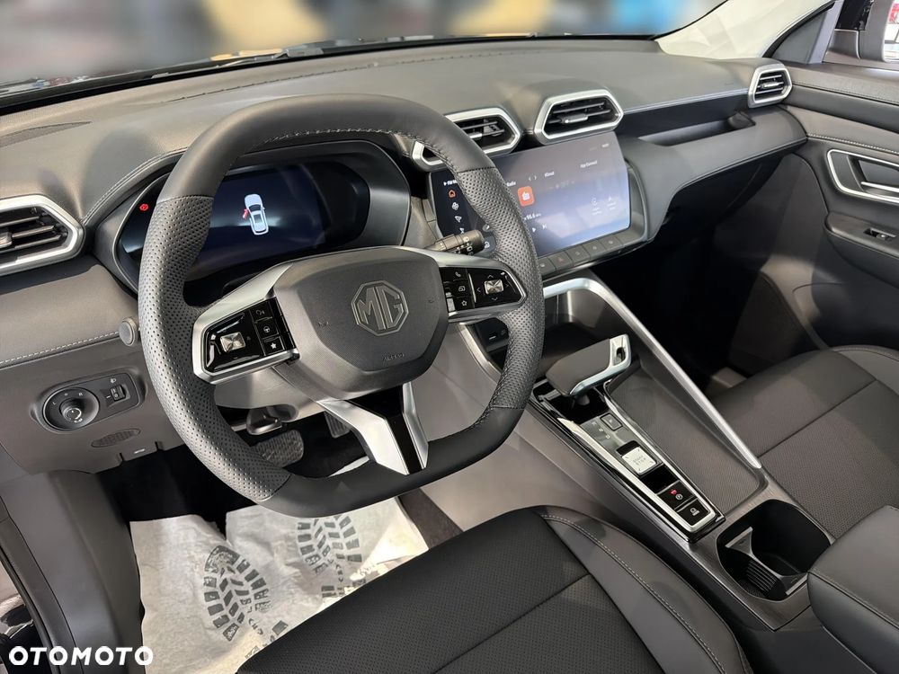 MG ZS Hybrid+ - 10