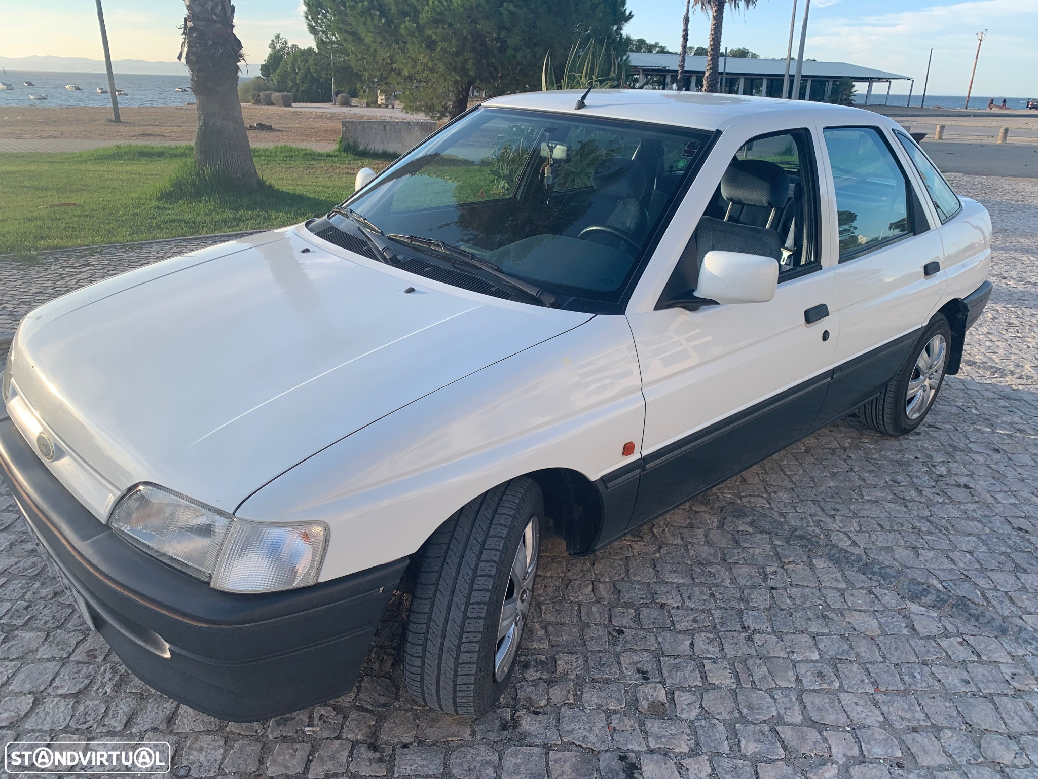 Ford Escort 1.3 CL - 2