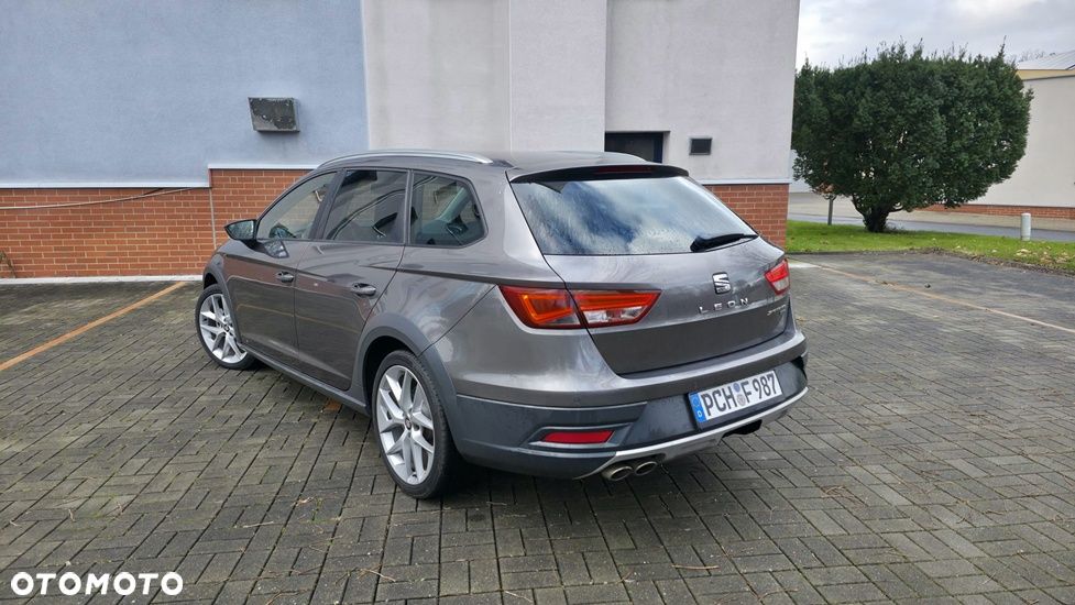 Seat Leon 2.0 TDI Start&Stop 4Drive XCELLENCE - 9