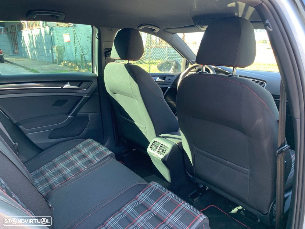 VW Golf 2.0 TSi GTi - 21