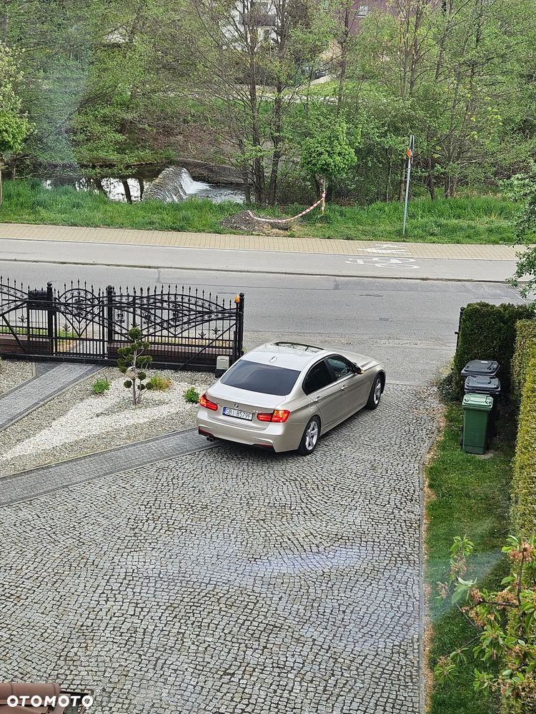 BMW Seria 3 328i xDrive - 12