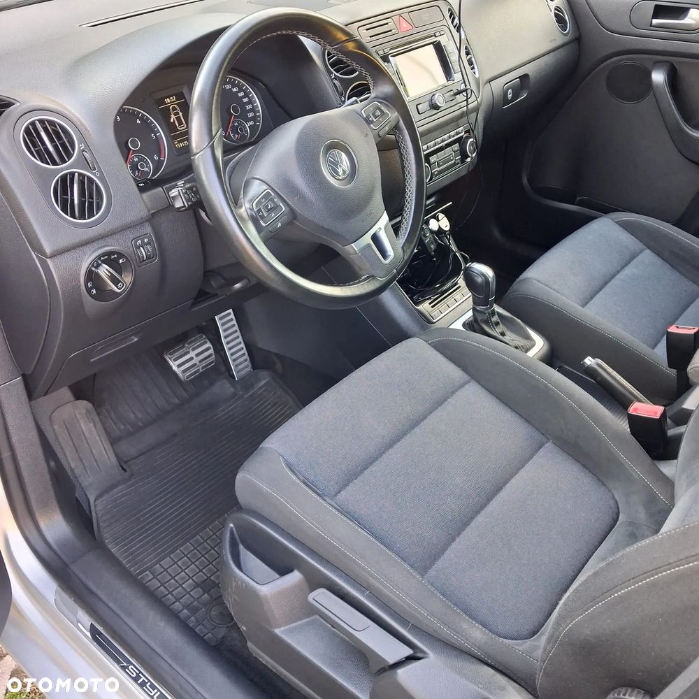 Volkswagen Golf Plus 1.6 TDI Comfortline DSG - 4
