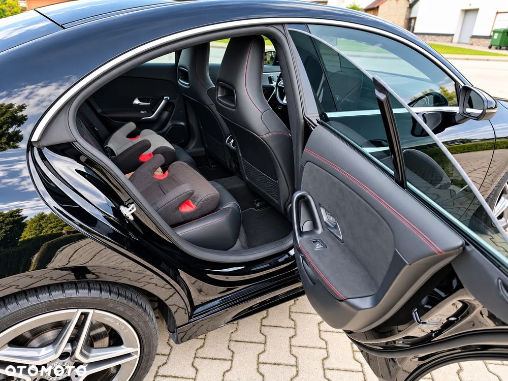 Mercedes-Benz CLA 250 4Matic 7G-DCT AMG Line - 6