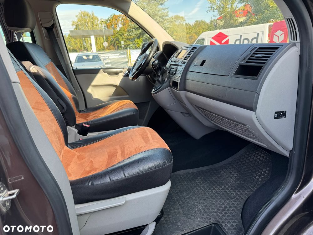 Volkswagen Caravelle - 8