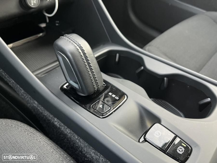 Volvo XC 40 1.5 T2 Momentum Geartronic - 23