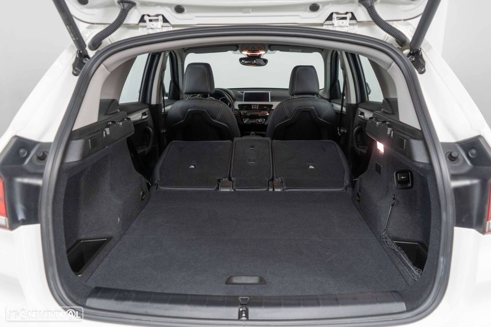 BMW X1 25 e xDrive Corporate Edition - 16