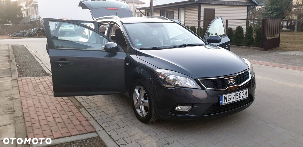 Kia Ceed 1.4 S Euro2012 - 13