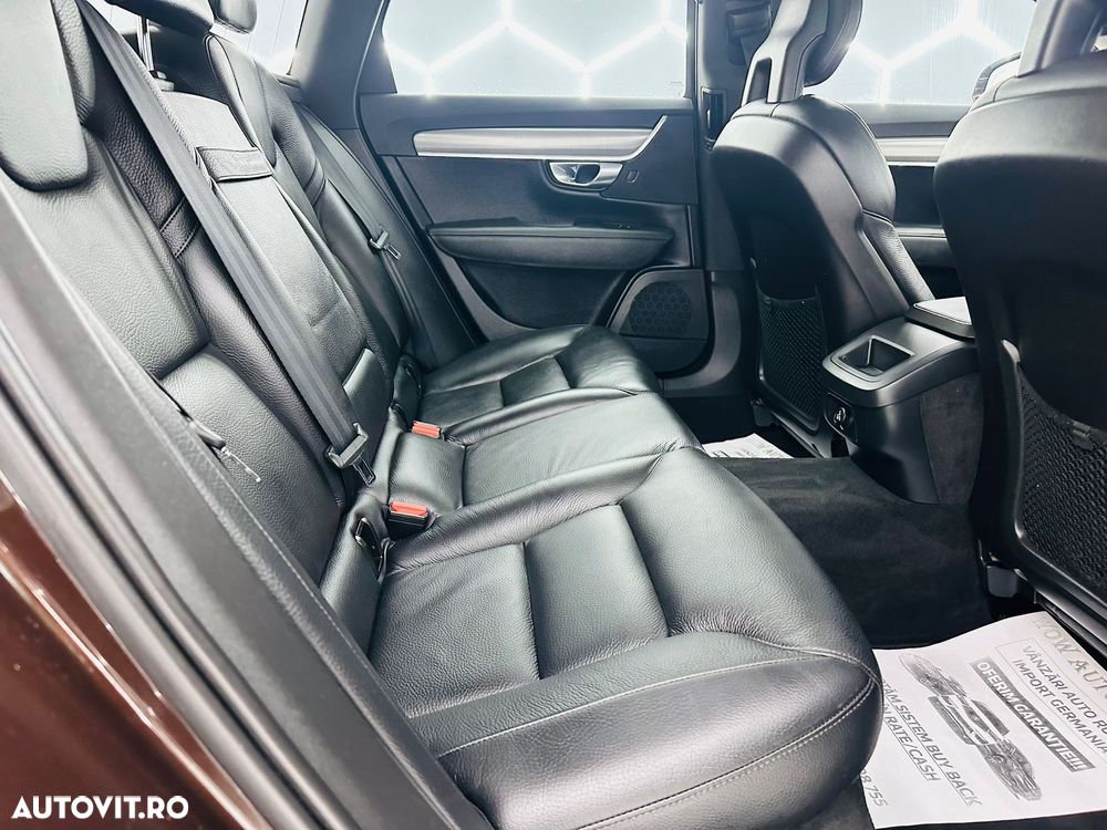 Volvo V90 D3 Momentum Pro - 7