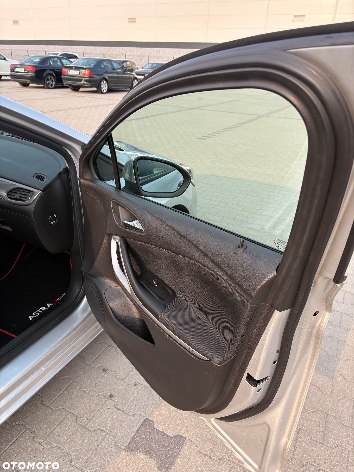 Opel Astra V 1.6 CDTI Essentia S&S - 10