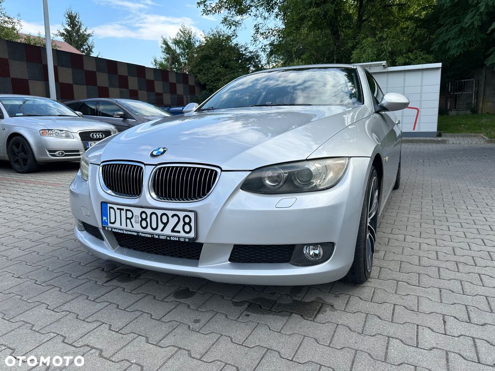BMW Seria 3 330i - 3