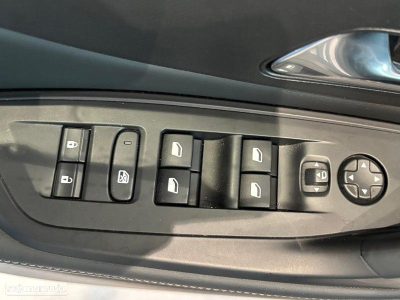 Peugeot e-308 SW 54 kWh Allure - 18