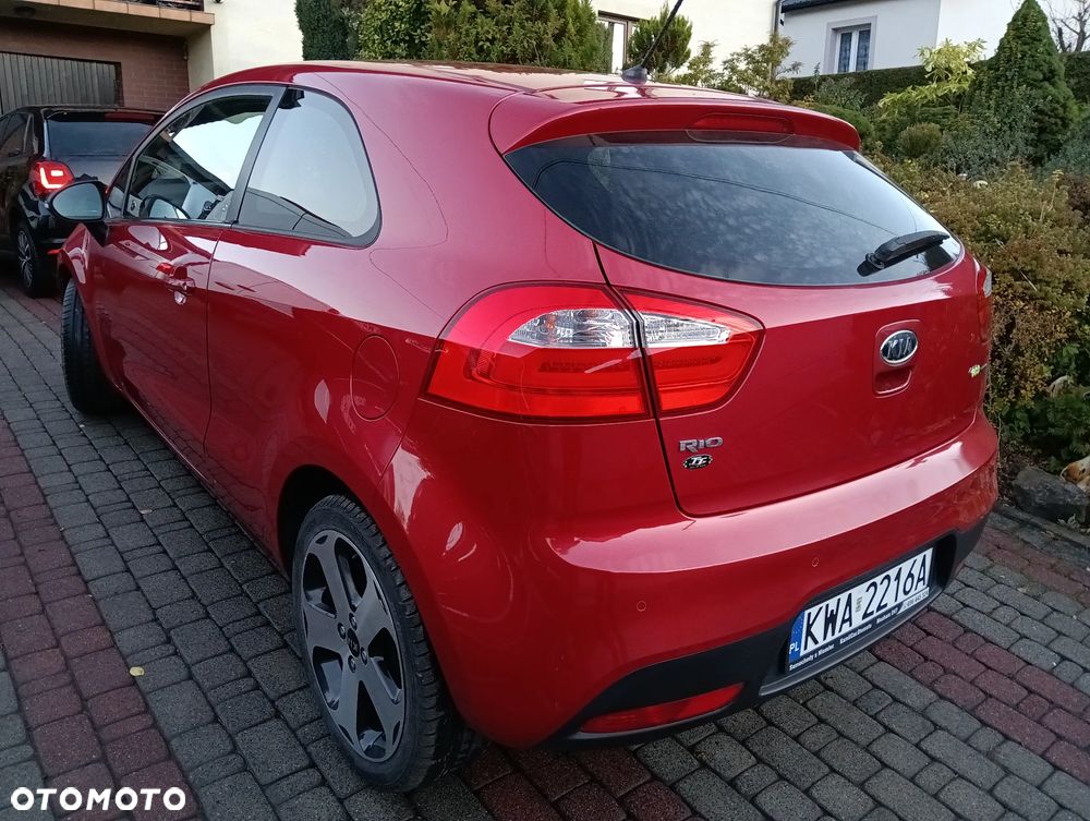 Kia Rio 2012 photo 4