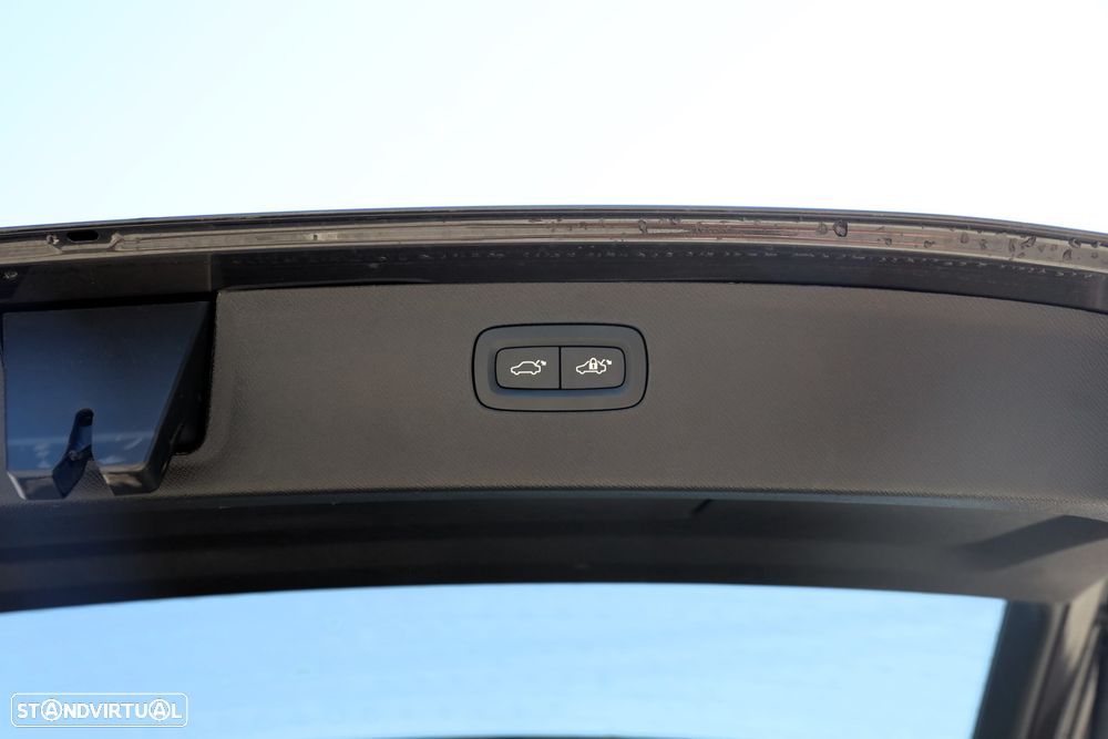 Volvo XC 90 2.0 T8 PHEV Core AWD - 7