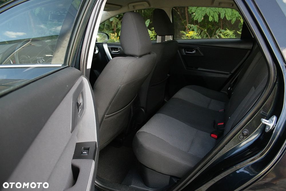 Toyota Auris - 11
