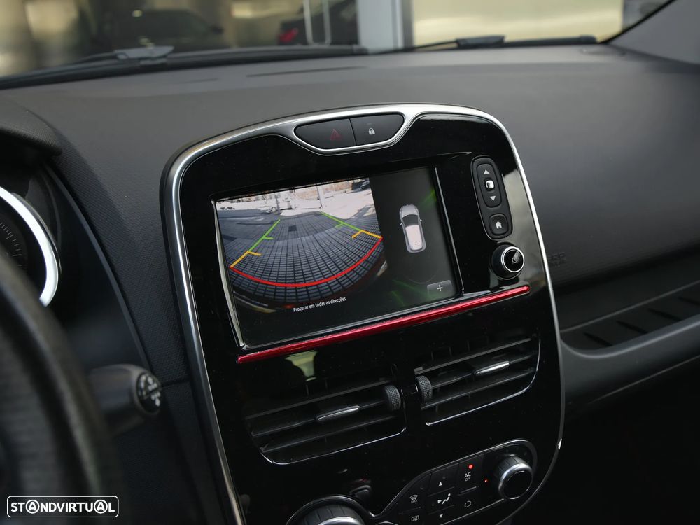 Renault Clio TCe 220 EDC R.S. Trophy - 6