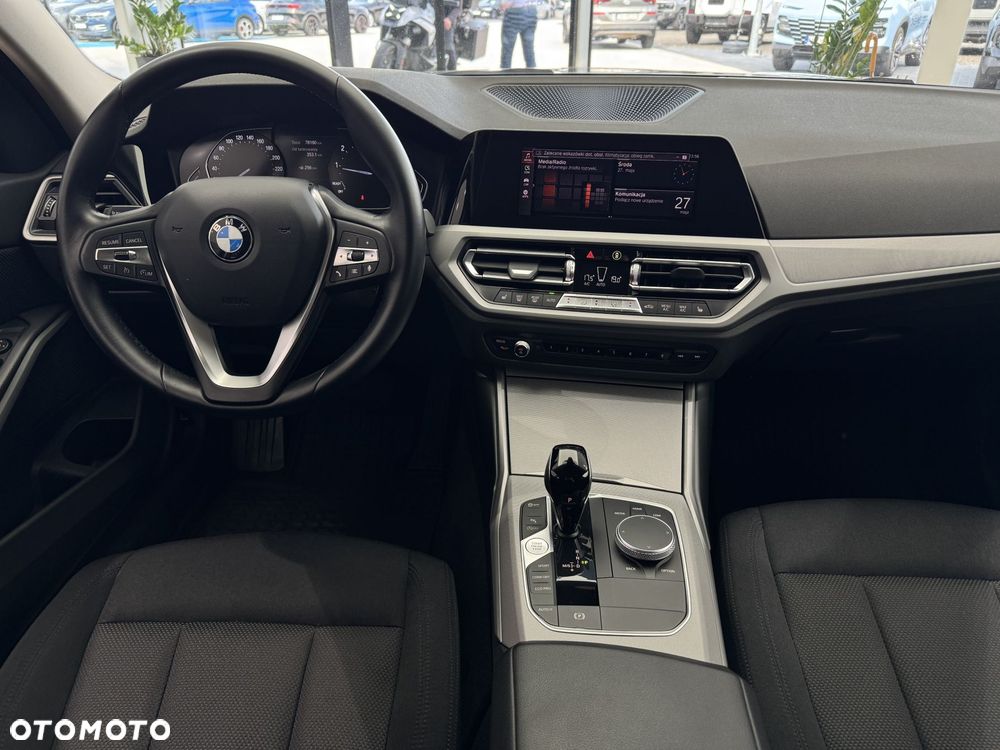 BMW Seria 3 318i Advantage - 15