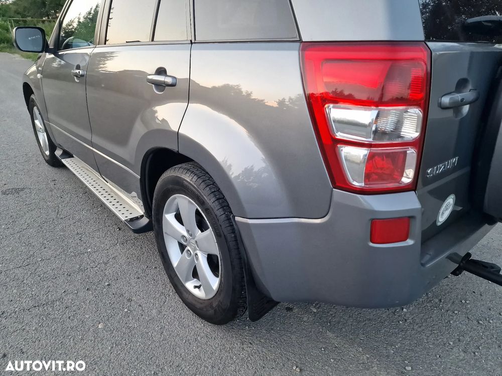 Suzuki Grand Vitara 1.9 DDiS Comfort DPF Family - 12