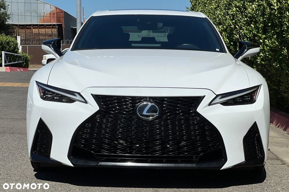 Lexus IS 200t / 300 F Sport - 8