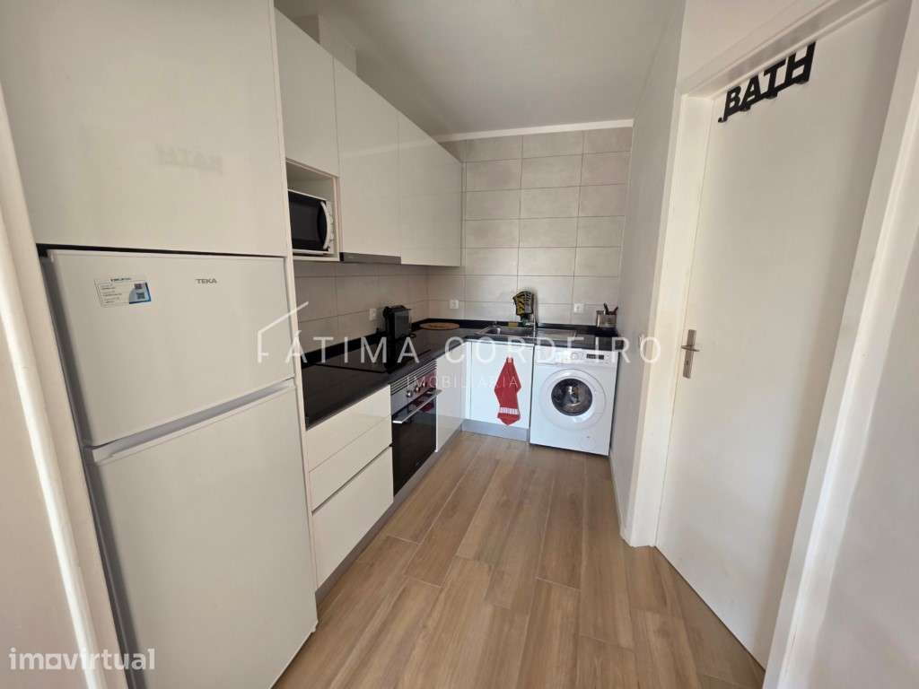 Excelente Apartamento T1 completamente remodelado no centro de Almada - Grande imagem: 3/17