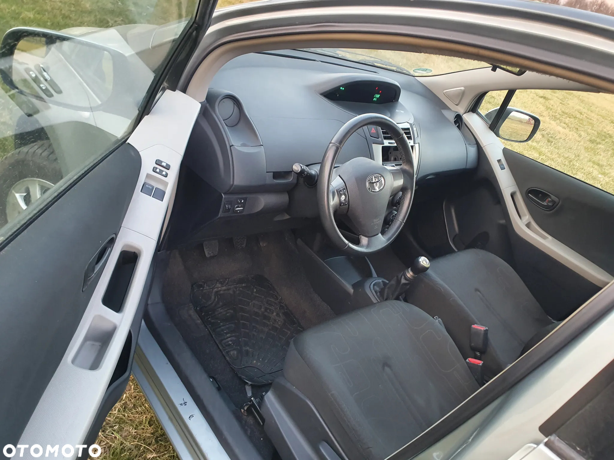 Toyota Yaris 1.0 Life - 4