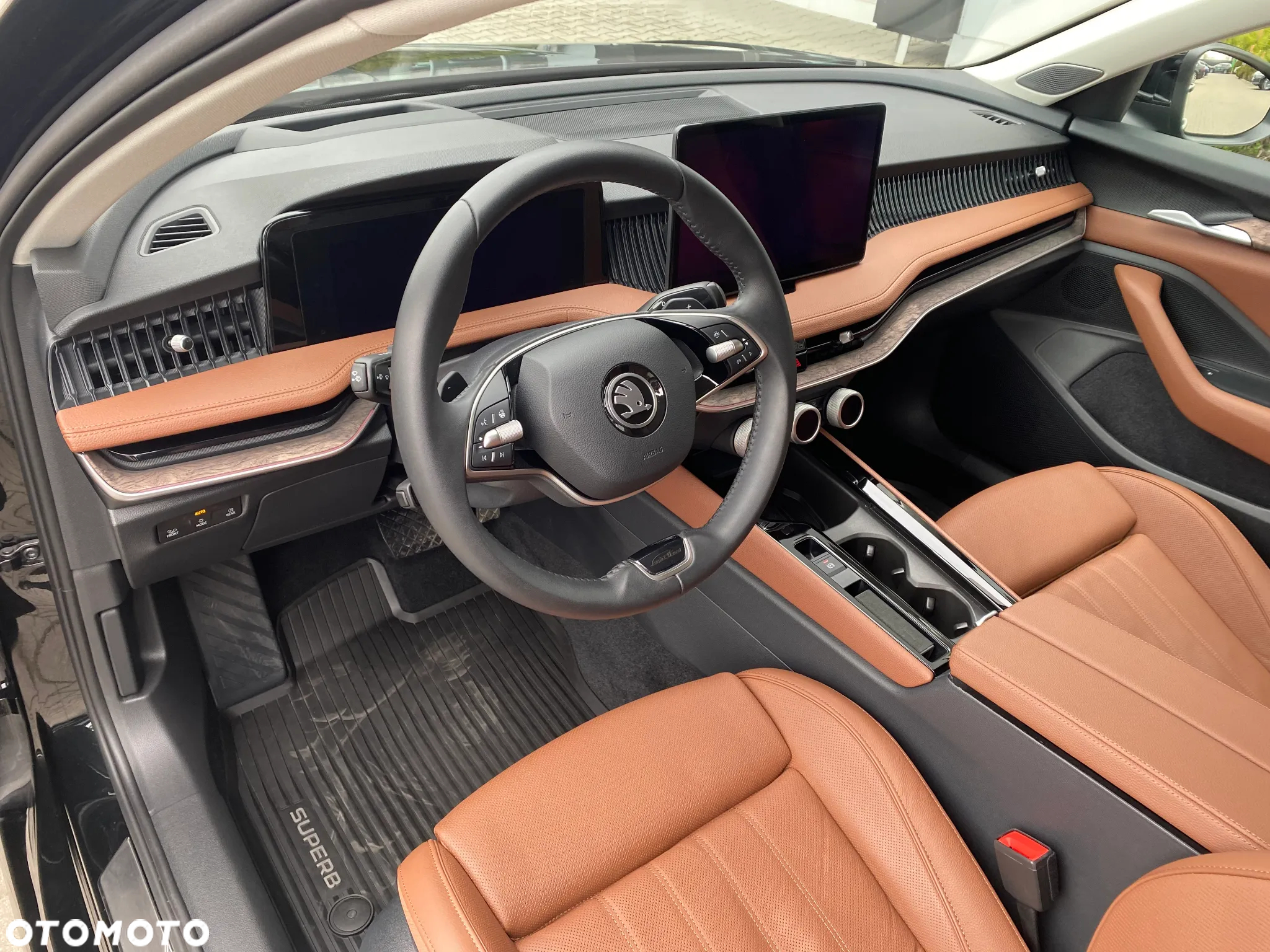 Skoda Superb 2.0 TDI SCR 4x4 L&K DSG - 12