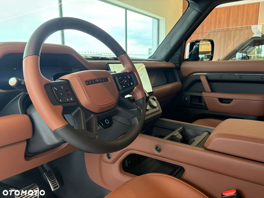 Land Rover Defender 4.4 P635 V8 mHEV Octa - 6