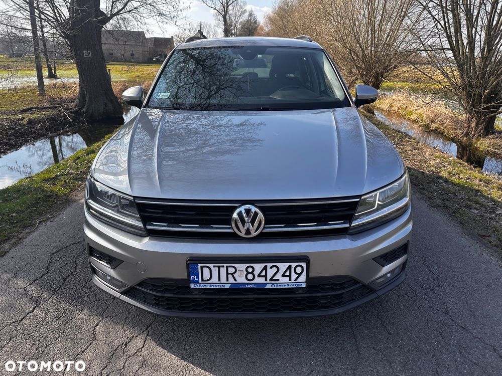 Volkswagen Tiguan - 1