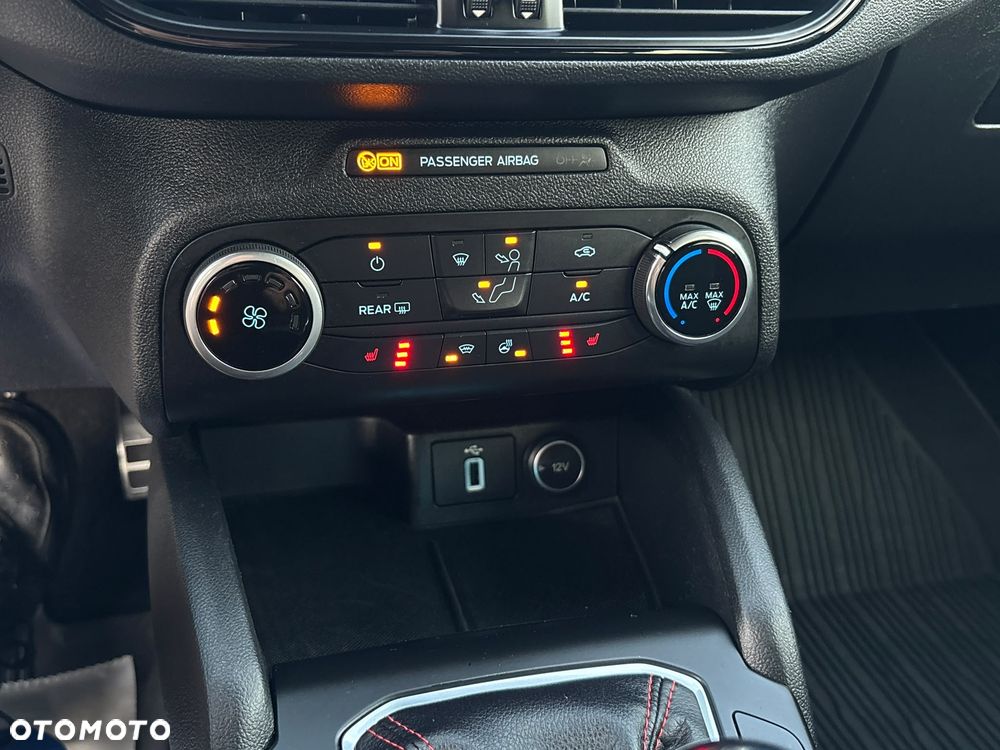 Ford Focus 1.5 EcoBlue Start-Stopp-System ST-LINE - 21