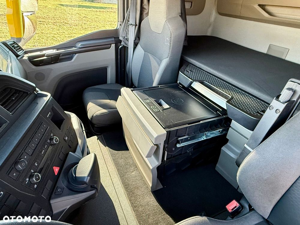 MAN TGM 18.320 / IZOTERMA / GRZANA /  WINDA / 20 EUROPALET / AUTOMAT / 170 TYŚ KM / 2021 R / SYPIALKA / CAŁY NA PODUSZKACH / SPROWADZONY / JAK NOWY - 13