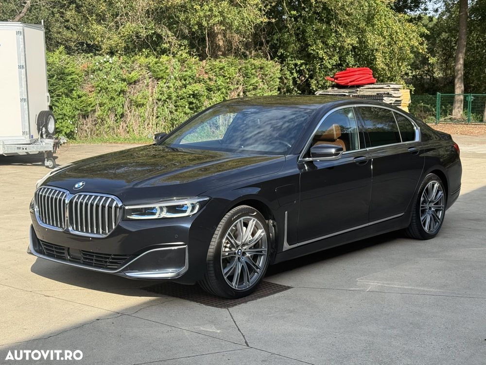 BMW Seria 7 745e - 2