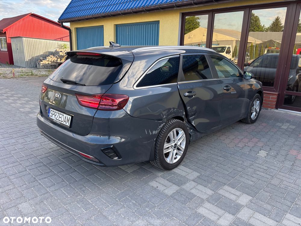 Kia Ceed - 4